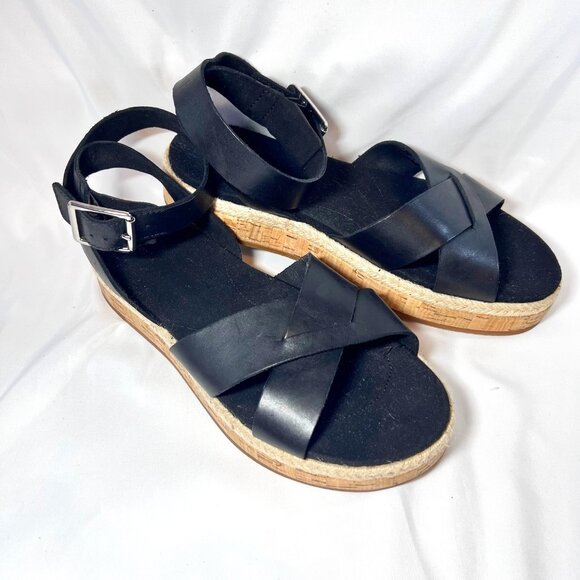 Clarks Women's 1 " Wedge Cork Leather Around Ankle Sandals-Size 8 1/2-Black/Tan - Picture 2 of 16